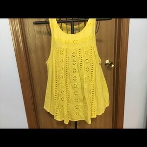 Yellow tank top. Womans Plus